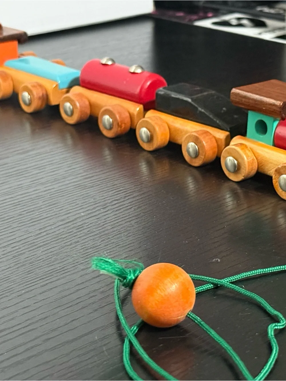 Vintage Wooden Pull Train Set (1) Engine (2) Cars & (1) Caboose